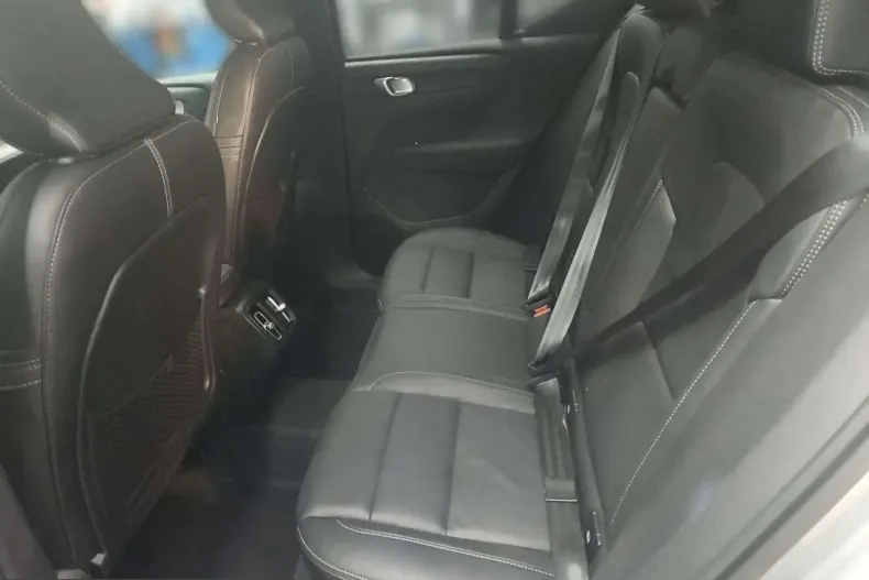 Volvo XC40 din 2025 cu 24.560 km - oferta VOL231962 - foto 11