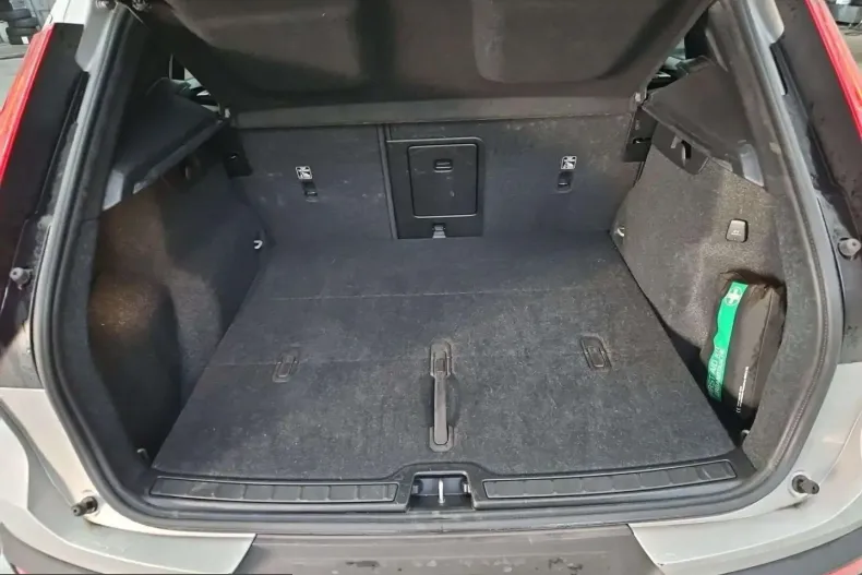 Volvo XC40 din 2025 cu 24.560 km - oferta VOL231962 - foto 12