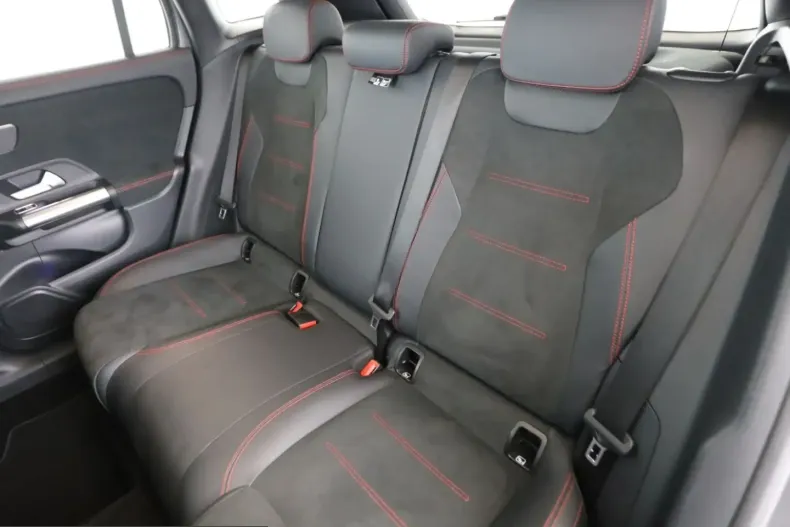 Mercedes-Benz GLA 200 (Clasa GLA) din 2023 cu 56.720 km - oferta MER231963 - foto 12