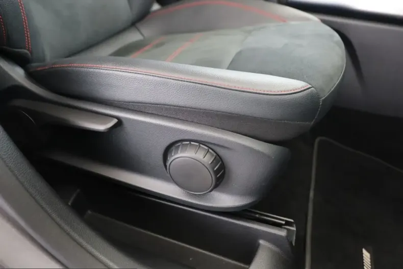 Mercedes-Benz GLA 200 (Clasa GLA) din 2023 cu 56.720 km - oferta MER231963 - foto 17