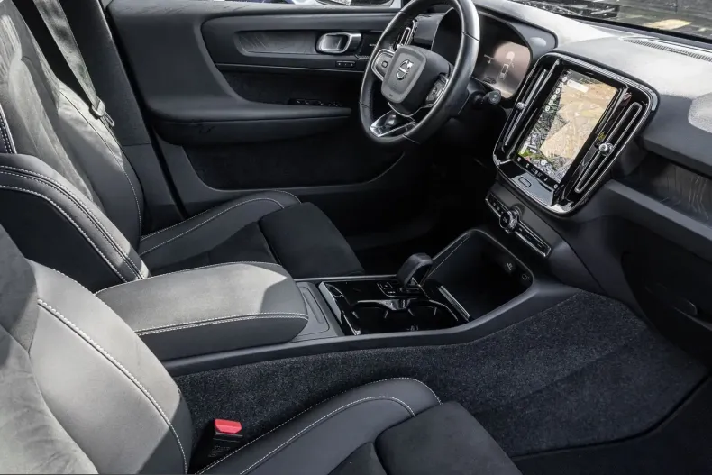 Volvo XC40 din 2022 cu 57.689 km - oferta VOL231967 - foto 5