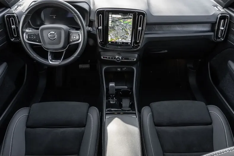 Volvo XC40 din 2022 cu 57.689 km - oferta VOL231967 - foto 7