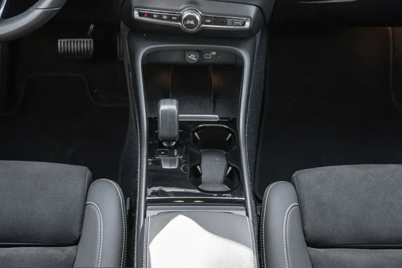 Volvo XC40 din 2022 cu 57.689 km - oferta VOL231967 - foto 10