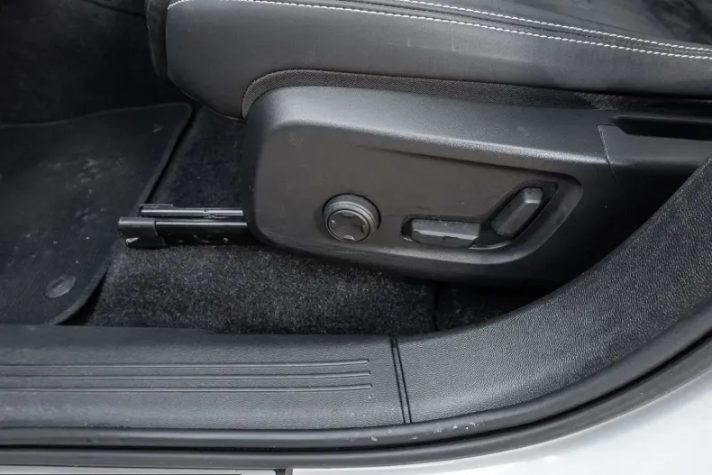 Volvo XC40 din 2022 cu 57.689 km - oferta VOL231967 - foto 13
