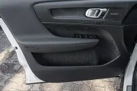 Volvo XC40 din 2022 cu 57.689 km - oferta VOL231967 - foto 14
