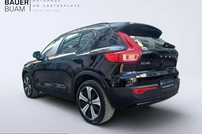Volvo XC40 din 2022 cu 67.900 km - oferta VOL231968 - foto 4