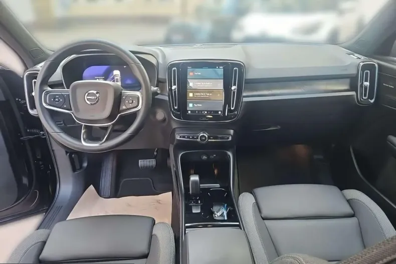 Volvo XC40 din 2022 cu 67.900 km - oferta VOL231968 - foto 10
