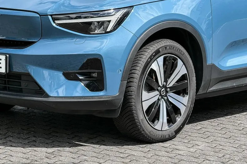 Volvo XC40 din 2023 cu 28.611 km - oferta VOL231969 - foto 3