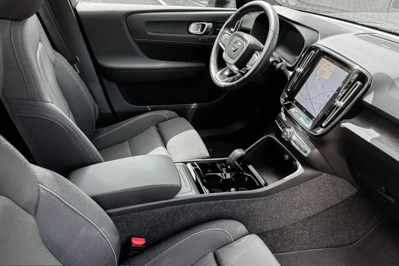 Volvo XC40 din 2023 cu 28.611 km - oferta VOL231969 - foto 5