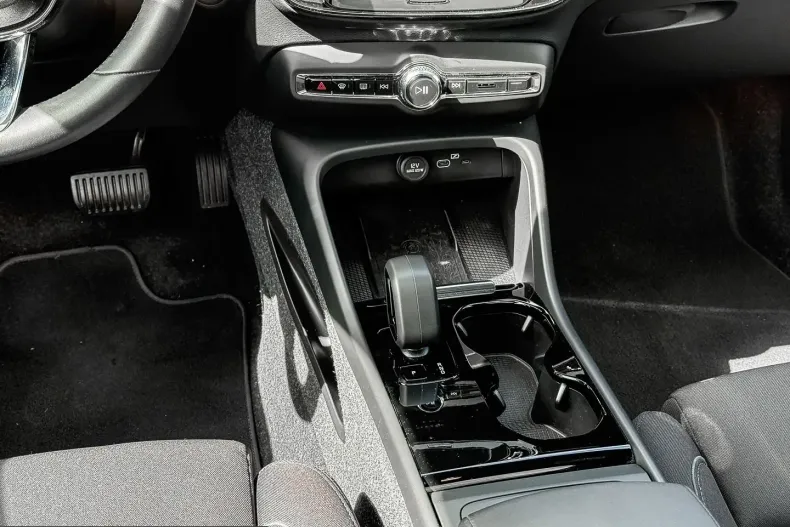 Volvo XC40 din 2023 cu 28.611 km - oferta VOL231969 - foto 10
