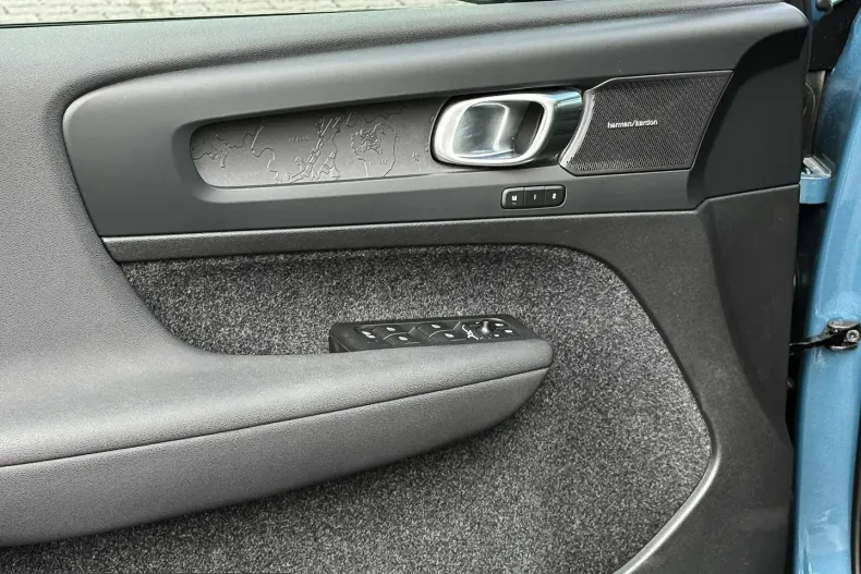 Volvo XC40 din 2023 cu 28.611 km - oferta VOL231969 - foto 17