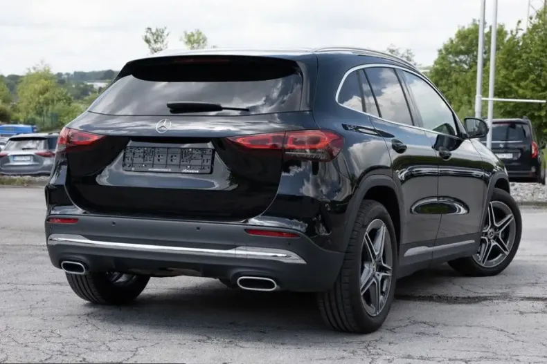 Mercedes-Benz GLA 200 (Clasa GLA) din 2023 cu 30.580 km - oferta MER231970 - foto 3