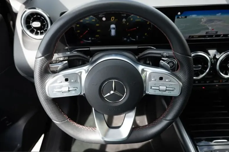 Mercedes-Benz GLA 200 (Clasa GLA) din 2023 cu 30.580 km - oferta MER231970 - foto 9