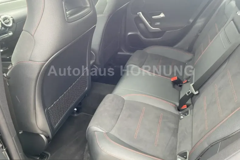 Mercedes-Benz CLA 250 (Clasa CLA) din 2025 cu 3.793 km - oferta MER231972 - foto 9