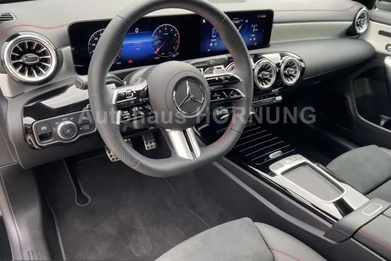 Mercedes-Benz CLA 250 (Clasa CLA) din 2025 cu 3.793 km - oferta MER231972 - foto 13