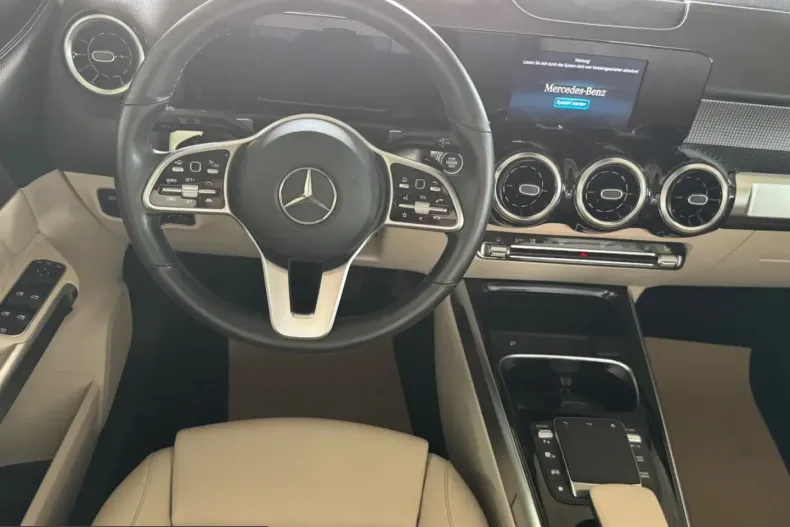 Mercedes-Benz GLB 200 (Clasa GLB) din 2023 cu 31.500 km - oferta MER231979 - foto 12