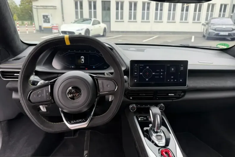 Lotus Emira din 2025 cu 6.074 km - oferta LOT231999 - foto 9