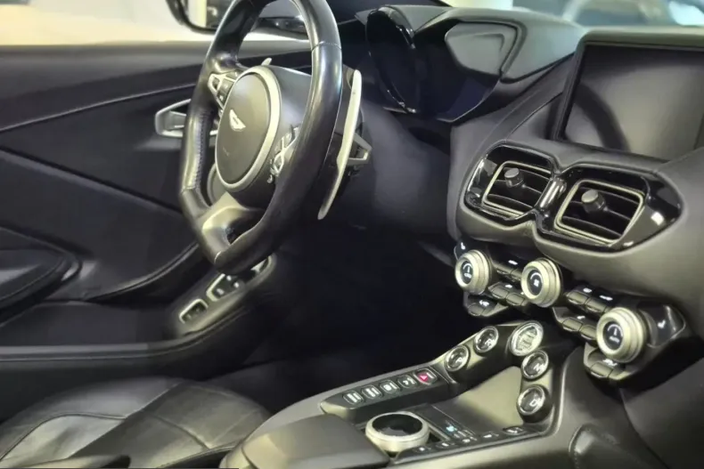 Aston Martin V8 Vantage din 2023 cu 68.946 km - oferta AST232019 - foto 19