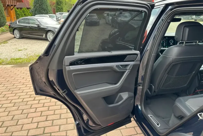 Volkswagen Touareg din 2024 cu 141.000 km - oferta VOL232084 - foto 11