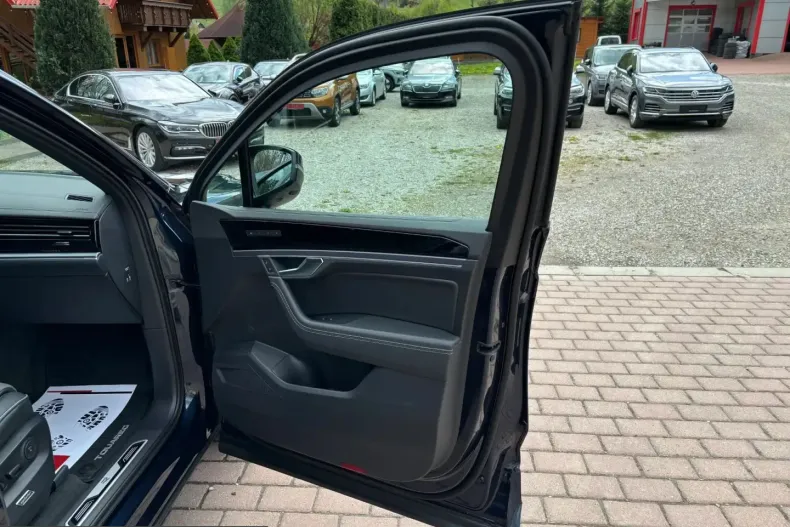 Volkswagen Touareg din 2024 cu 141.000 km - oferta VOL232084 - foto 24