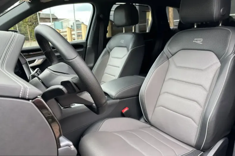 Volkswagen Touareg din 2024 cu 141.000 km - oferta VOL232084 - foto 30