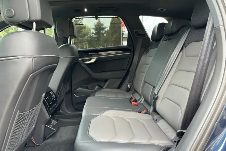 Volkswagen Touareg din 2024 cu 141.000 km - oferta VOL232084 - foto 33