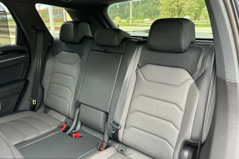 Volkswagen Touareg din 2024 cu 141.000 km - oferta VOL232084 - foto 34