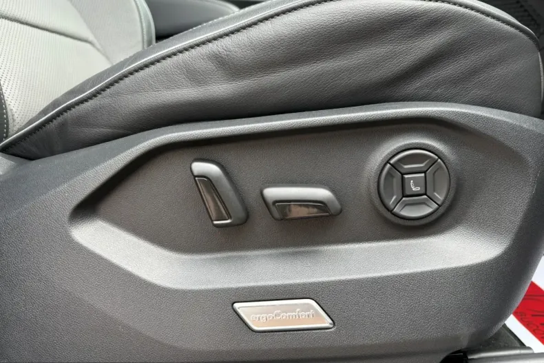 Volkswagen Touareg din 2024 cu 141.000 km - oferta VOL232084 - foto 37