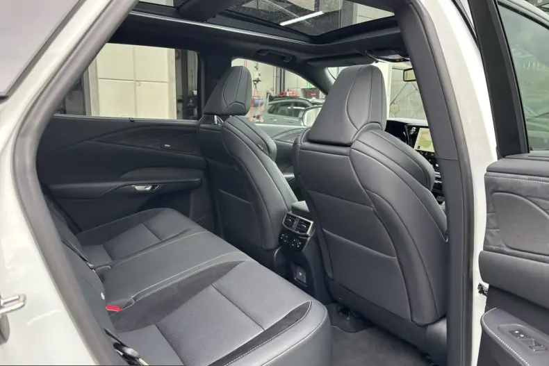 Lexus RX 500 din 2025 cu 15.000 km - oferta LEX232090 - foto 9