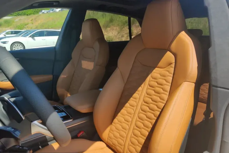 Audi RSQ8 din 2025 cu 4.900 km - oferta AUD232093 - foto 12