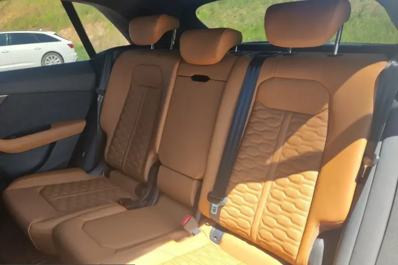 Audi RSQ8 din 2025 cu 4.900 km - oferta AUD232093 - foto 13