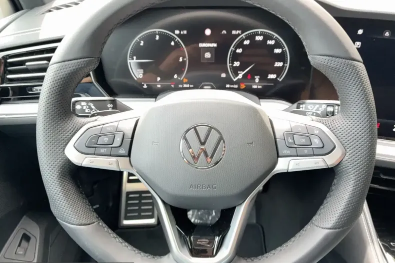 Volkswagen Touareg din 2026 cu 3.000 km - oferta VOL232105 - foto 8