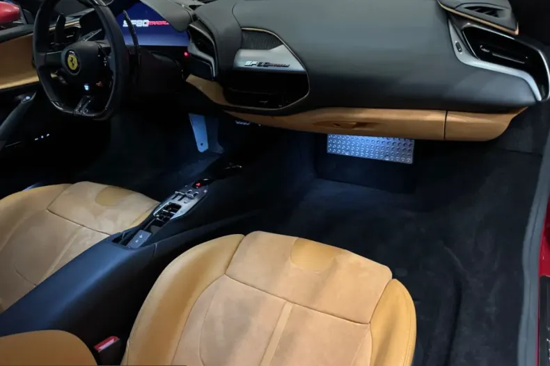 Ferrari SF90 din 2022 cu 2.500 km - oferta FER232113 - foto 9