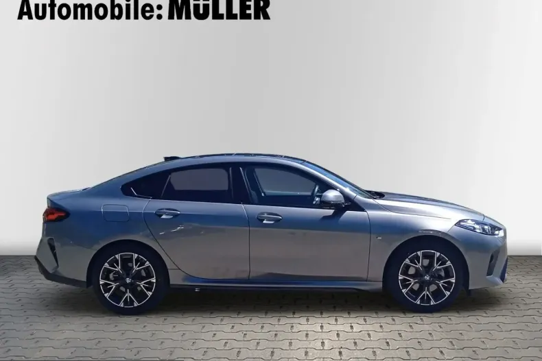 BMW 220i (Seria 2) din 2025 cu 10.562 km - oferta BMW232116 - foto 4