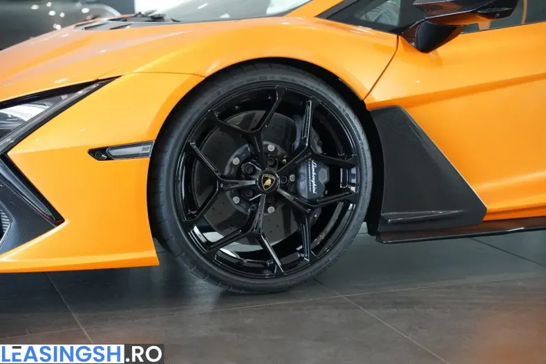 Lamborghini Revuelto din 2025 cu 4.600 km - oferta LAM232142 - foto 6