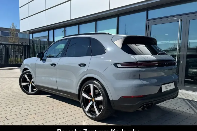 Porsche Cayenne din 2024 cu 21.590 km - oferta POR232163 - foto 3
