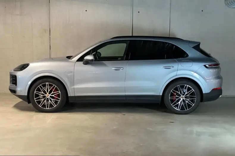 Porsche Cayenne din 2024 cu 26.500 km - oferta POR232168 - foto 3