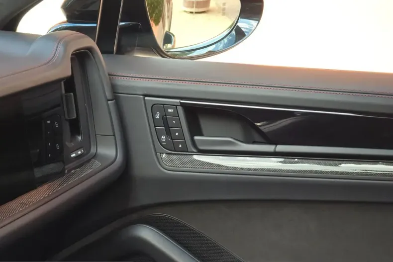Porsche Cayenne din 2024 cu 27.162 km - oferta POR232173 - foto 38