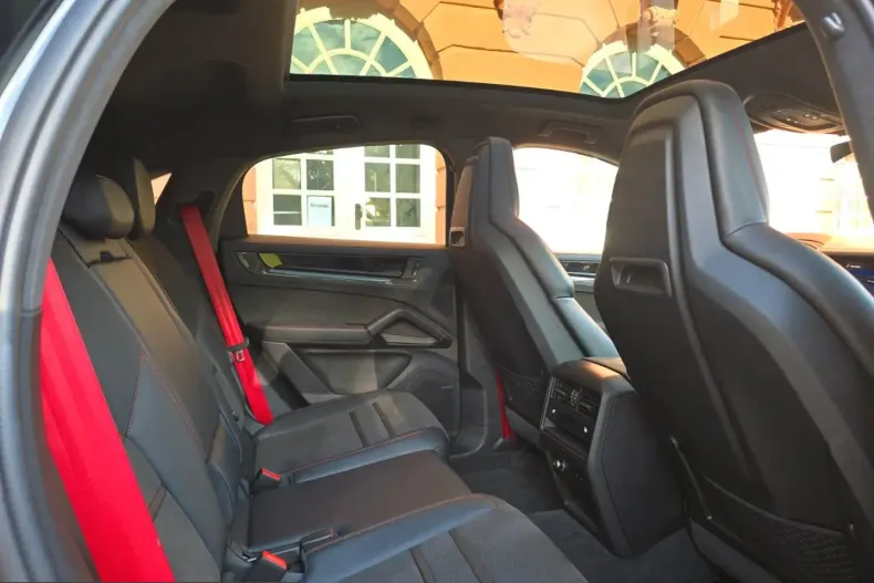 Porsche Cayenne din 2024 cu 27.162 km - oferta POR232173 - foto 49