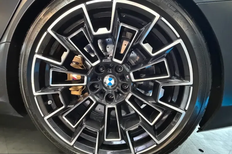 BMW M5 (Seria 5) din 2025 cu 23.870 km - oferta BMW232174 - foto 20