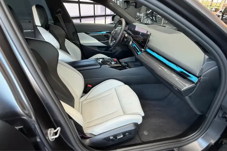 BMW M5 (Seria 5) din 2025 cu 23.870 km - oferta BMW232174 - foto 25