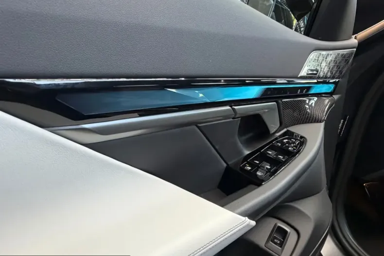 BMW M5 (Seria 5) din 2025 cu 23.870 km - oferta BMW232174 - foto 36
