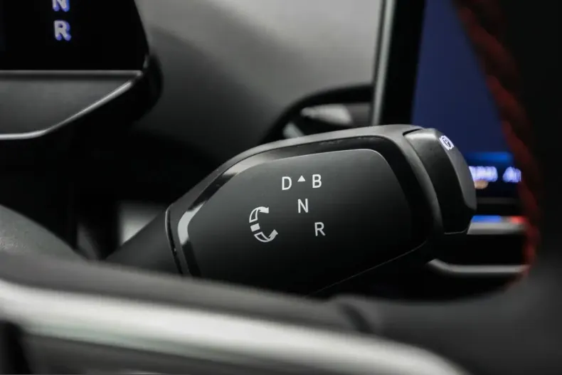 Volkswagen ID.4 din 2025 cu 9.575 km - oferta VOL232187 - foto 8