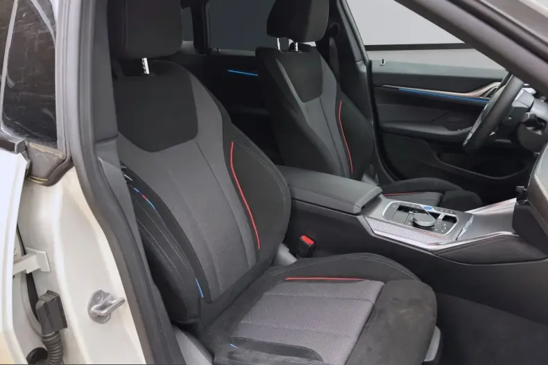 BMW i4 (Seria 4) din 2025 cu 17.100 km - oferta BMW232231 - foto 8