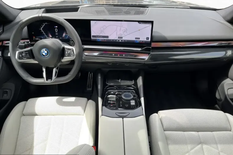 BMW 550 (Seria 5) din 2025 cu 15.350 km - oferta BMW232245 - foto 9
