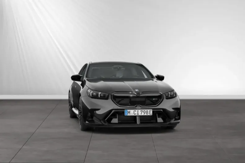 BMW M5 (Seria 5) din 2025 cu 13.250 km - oferta BMW232257 - foto 1