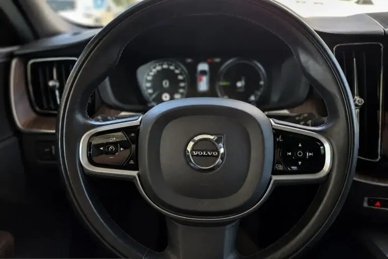 Volvo XC60 din 2021 cu 51.091 km - oferta VOL232269 - foto 11