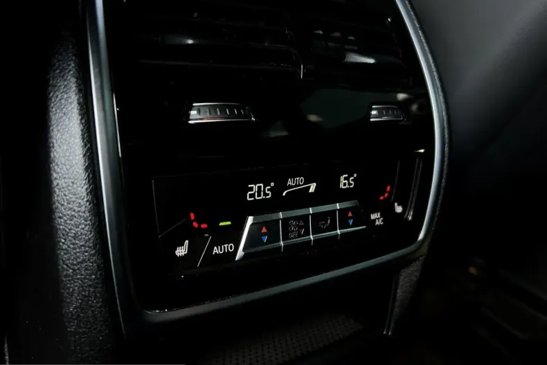 BMW XM (Seria X) din 2025 cu 50.915 km - oferta BMW232270 - foto 17
