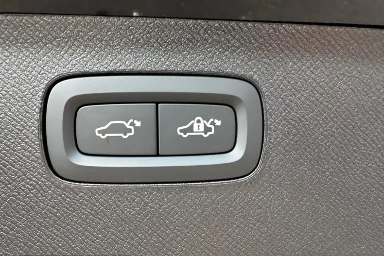 Volvo XC90 din 2024 cu 4.745 km - oferta VOL232276 - foto 11