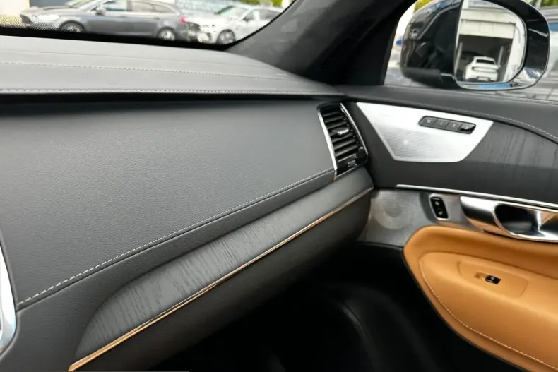 Volvo XC90 din 2024 cu 4.745 km - oferta VOL232276 - foto 23